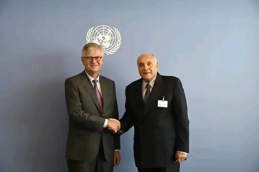 El Sr. Attaf lleva a cabo una entrevista bilateral en Nueva York con el Secretario General de las Naciones Unidas a Cargo de Operaciones de Paz