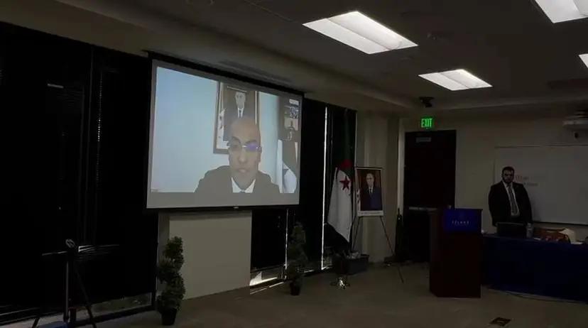 El Sr. Chaib se reúne con un grupo de expertos argelinos residentes en Estados Unidos.